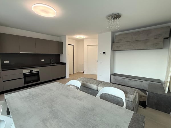 Nuovo appartamento al piano attico immerso nel verde 7