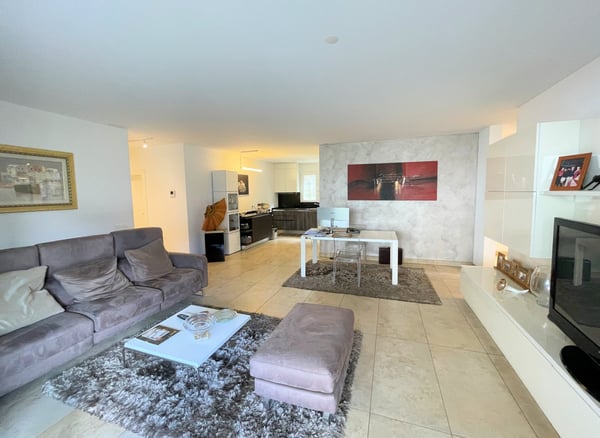 Esclusivo appartamento con giardino sulla collina di Daro 7