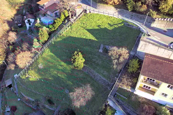 Terreno edificabile di 732 mq sulla collina di Daro 5