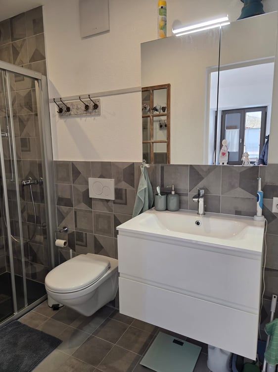 Ampio monolocale completamente ristrutturato in zona molto tranquilla 10