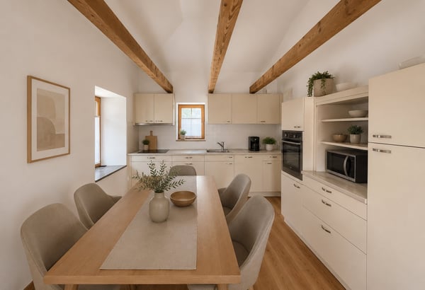 Casa molto ben ristrutturata con appartamenti di 4,5 locali duplex + 2,5 locali al PT 20