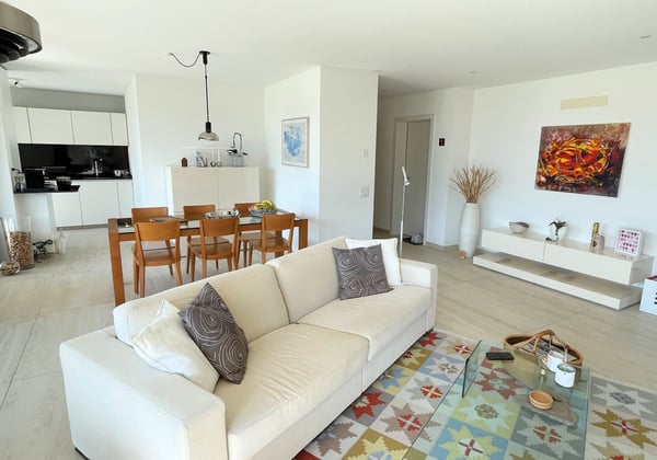 Elegante appartamento in collina con vista panoramica in esclusiva residenza 9