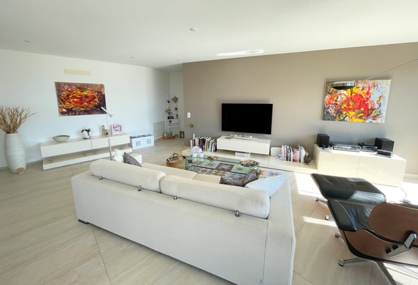 Elegante appartamento in collina con vista panoramica in esclusiva residenza 8