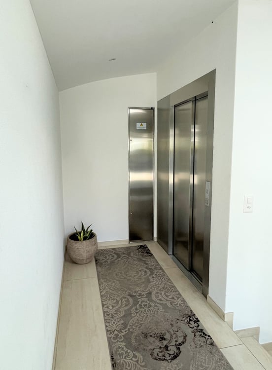 Elegante appartamento in collina con vista panoramica in esclusiva residenza 5