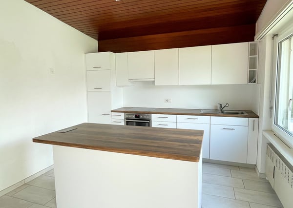 Spaziosa abitazione con grande terreno in zona residenziale 12