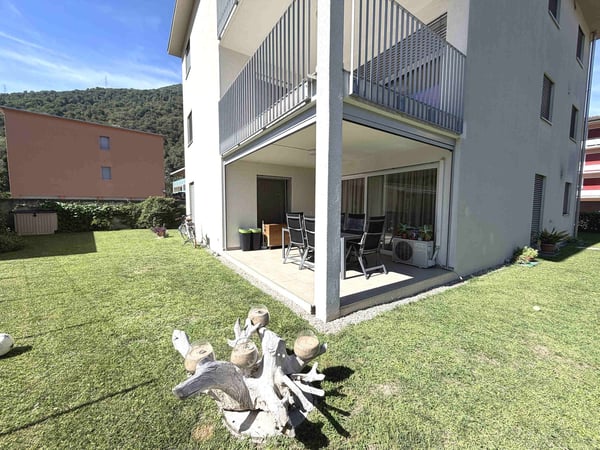 Appartamento con giardino privato in piccola ed elegante residenza 12