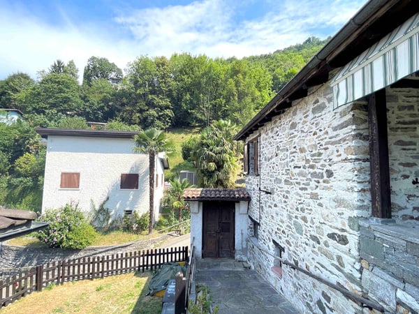 Spaziosa casa in collina con vista panoramica grande terreno e rustico in pietra 18