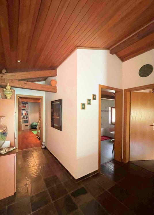 Spaziosa casa in collina con vista panoramica grande terreno e rustico in pietra 11