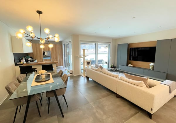 Appartamento con grande terrazza coperta in zona comoda e tranquilla 9