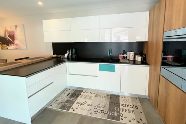 Appartamento con grande terrazza coperta in zona comoda e tranquilla 13