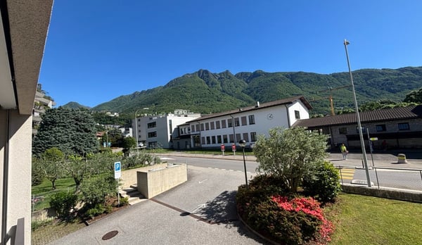 Appartamento luminoso con bella terrazza in zona comoda e strategica 9