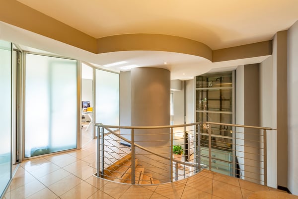 Ufficio in centro con vista lago e garage con 7 posti auto 11