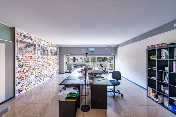 Ufficio in centro con vista lago e garage con 7 posti auto 7