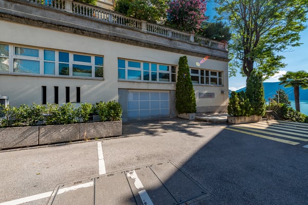 Ufficio in centro con vista lago e garage con 7 posti auto 4