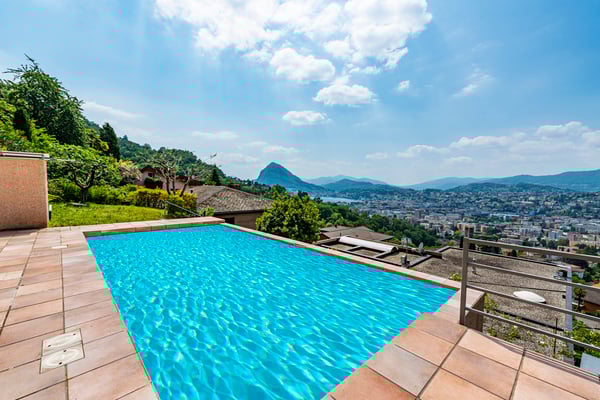 Casa moderna con bella vista lago 7