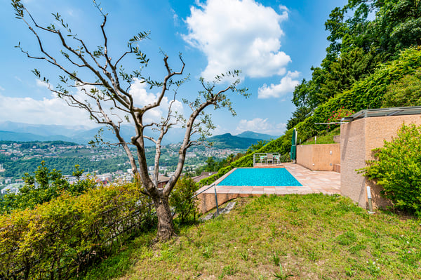 Casa moderna con bella vista lago 8