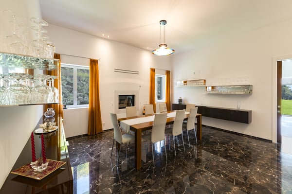 Lussuosa villa immersa nel verde 10