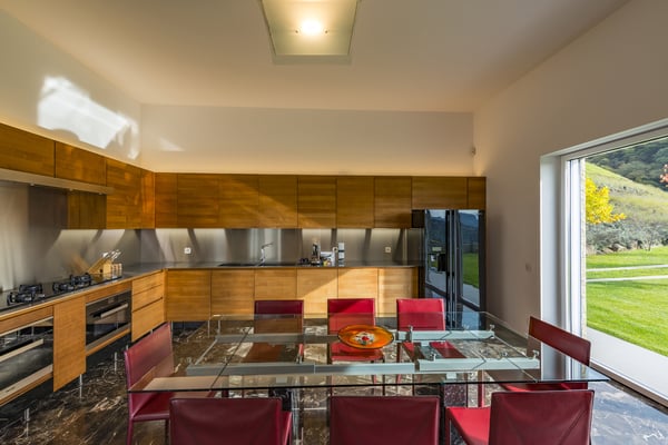 Lussuosa villa immersa nel verde 12