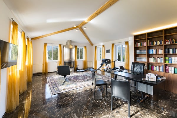 Lussuosa villa immersa nel verde 8