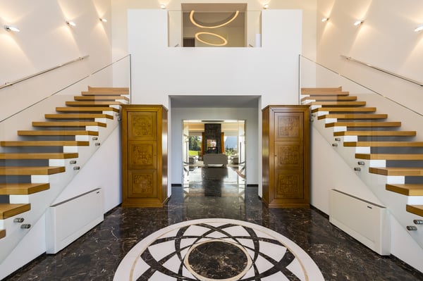 Lussuosa villa immersa nel verde 4