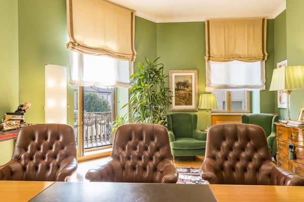 Prestigioso appartamento in stabile d'epoca in centro Lugano 3