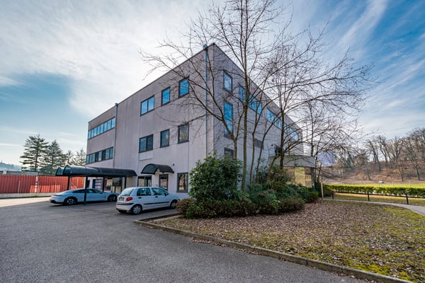 Immobile commerciale-amministrativo in posizione strategica 1