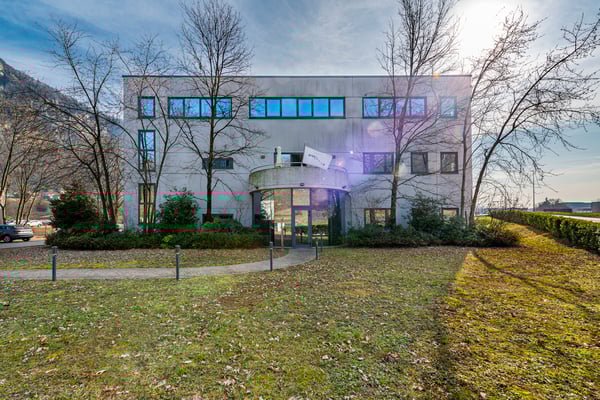 Immobile commerciale-amministrativo in posizione strategica 4