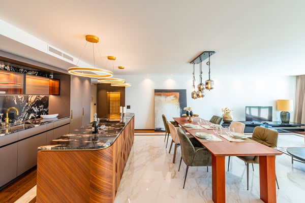 Appartamento 2.5 locali con ampia terrazza, giardino e vista lago 6