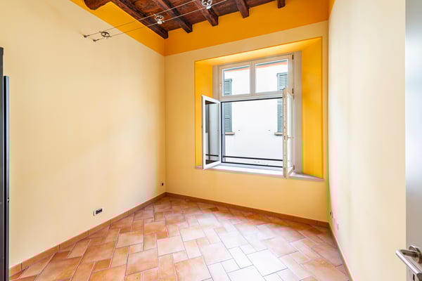 Ufficio luminoso nel nucleo di Mendrisio 9