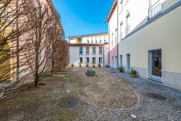 Ufficio luminoso nel nucleo di Mendrisio 13