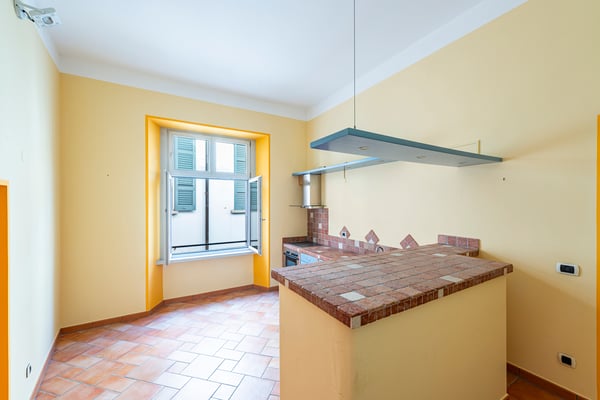 Ufficio luminoso nel nucleo di Mendrisio 4