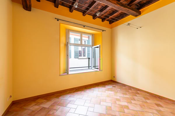 Ufficio luminoso nel nucleo di Mendrisio 10