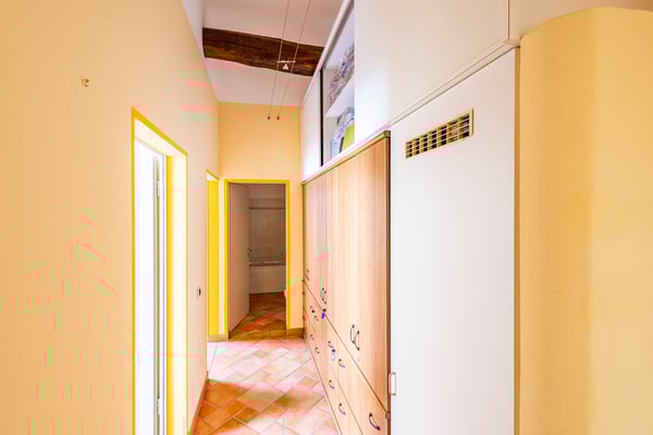 Ufficio luminoso nel nucleo di Mendrisio 8