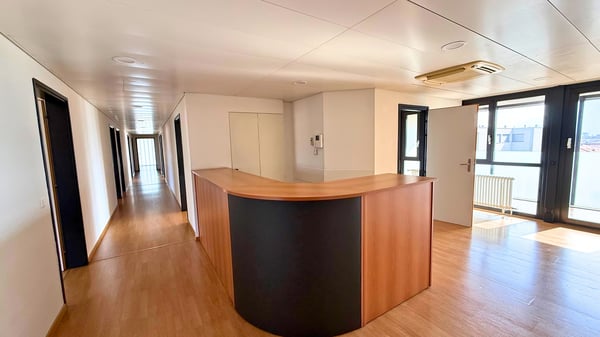 LUMINOSO UFFICIO LUGANO 2