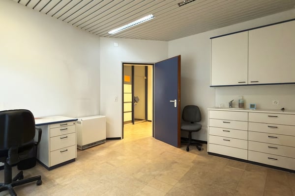 PRESTIGIOSO STUDIO MEDICO CENTRO STORICO BELLINZONA 9