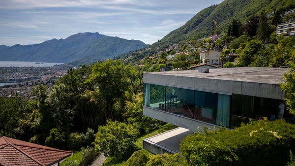 Casa Ai Pozzi | Iconica villa di design con splendida vista sul lago 9