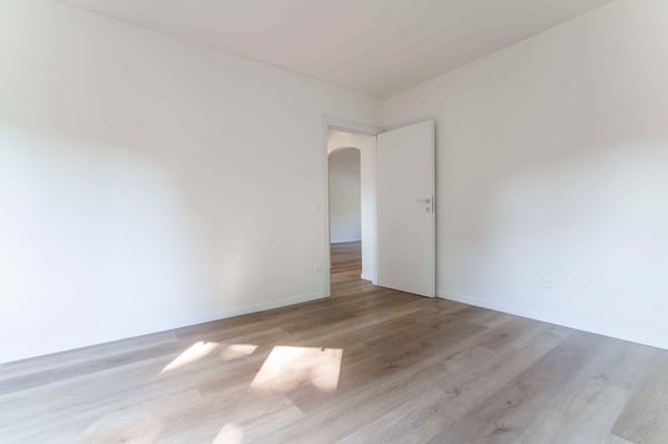 Esclusivo 3.5 locali Breganzona Ristrutturato con finiture di pregio 6