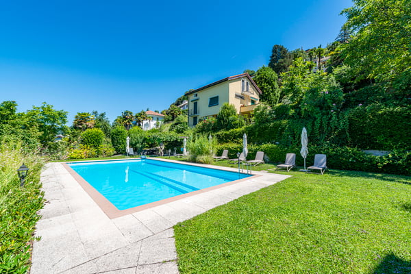Elegante appartamento con vista mozzafiato 3