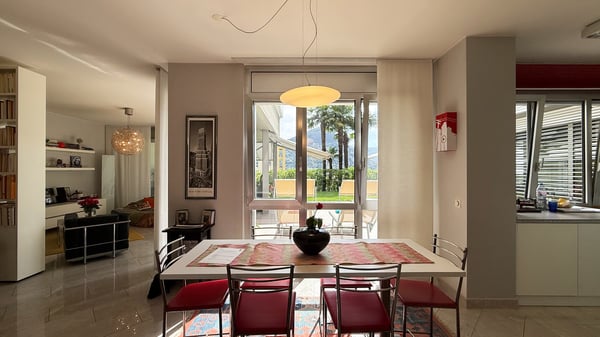 Luminoso appartamento con giardino privato in posizione strategica 3