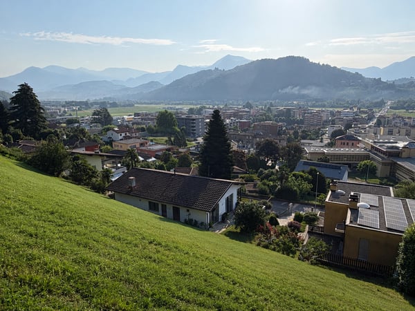 Interessante terreno edificabile in zona ben servita 2