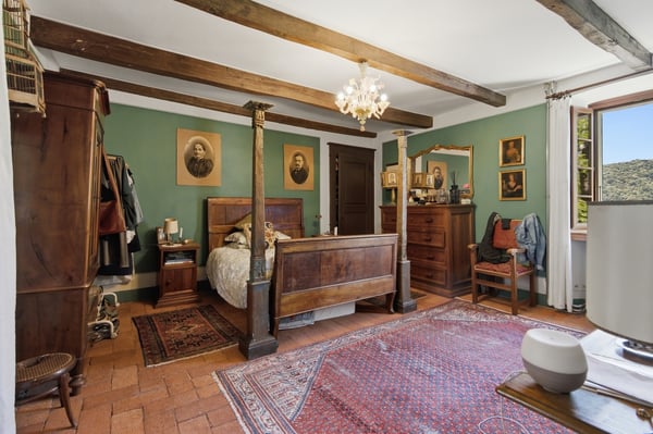 Casa d'epoca con giardino nel nucleo storico di Aranno 9