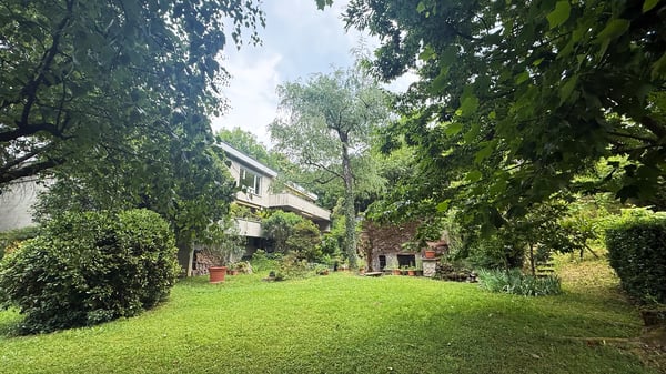 3.5 locali immerso nel verde 11
