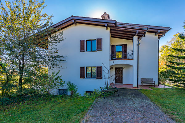 Villa Capriccio | Elegante proprietà immersa nel verde 13