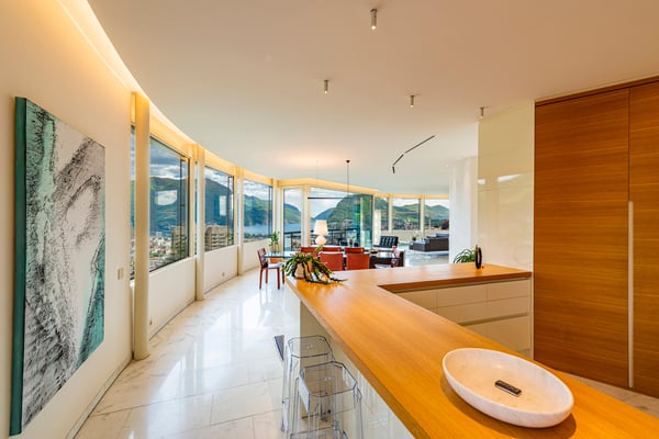 Moderna villa con privacy e stupenda vista lago 12