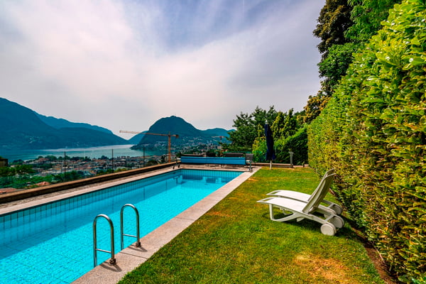 Moderna villa con privacy e stupenda vista lago 3