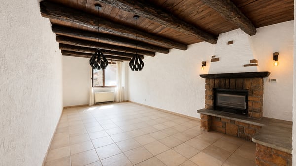 PICCOLA CASA TICINESE NEL NUCLEO DI BRUSINO ARSIZIO 3