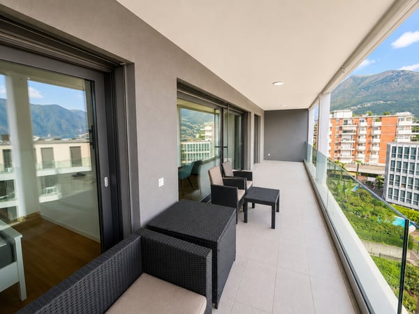 Moderno appartamento vista lago vicino al centro città 4