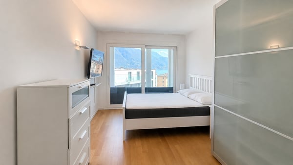 Moderno appartamento vista lago vicino al centro città 8