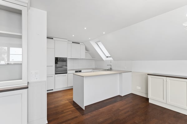 SCHÖNE 5.5 ZIMMER WOHNUNG 2. OG IN LÄNDLICHER UMGEBUNG 8