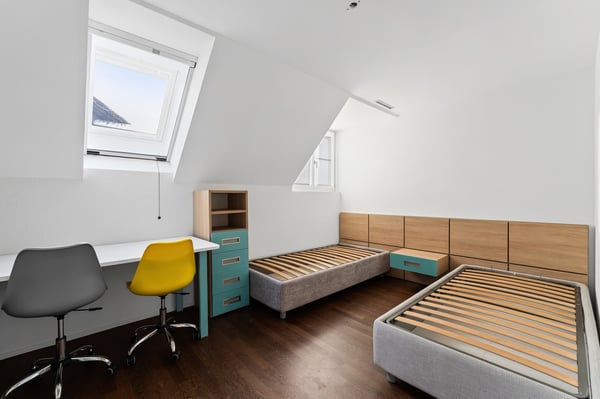 SCHÖNE 5.5 ZIMMER WOHNUNG 2. OG IN LÄNDLICHER UMGEBUNG 13
